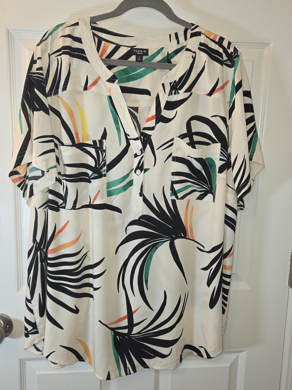 Torrid Harper Short- Sleeved Challis Tropical Print Blouse Size 4X